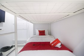 The Alexander Hotel by RedDoorz