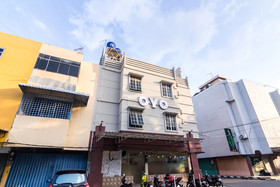 D-one Hotel by OYO Rooms