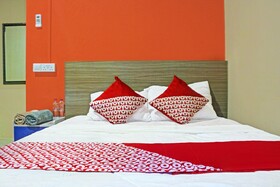 Homestay Daniel 76 by OYO