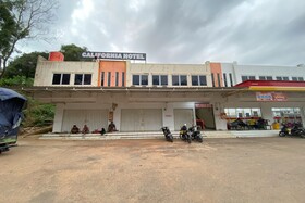 Hotel California 2 by OYO