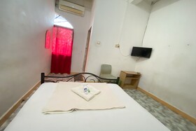 Hotel California 2 by OYO