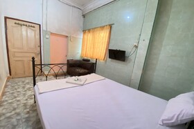 Hotel California 2 by OYO