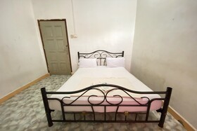 Hotel California 2 by OYO