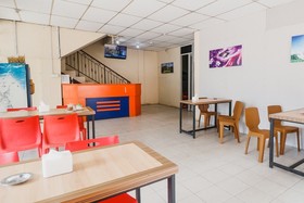 RedDoorz Near Nagoya Hill Batam 2