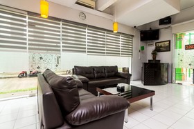 Zeke Hotel by OYO Rooms