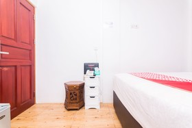 Zeke Hotel by OYO Rooms