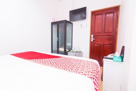 Zeke Hotel by OYO Rooms