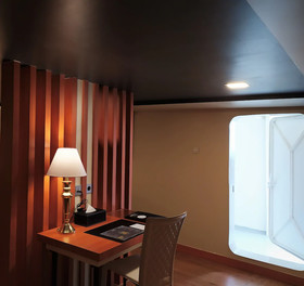 Doulos Phos The Ship Hotel