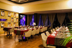 Doulos Phos The Ship Hotel