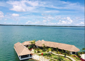 Doulos Phos The Ship Hotel