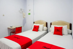 Hotel Bravo by RedDoorz