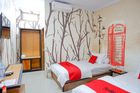 Omar Hotel by Reddoorz