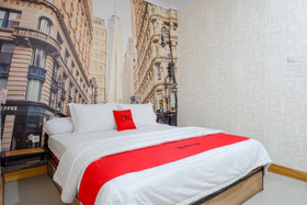 Omar Hotel by Reddoorz
