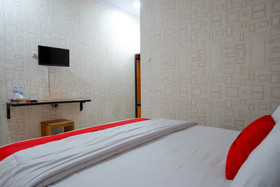 Omar Hotel by Reddoorz