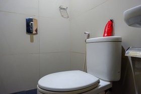Atomy Hotel by RedDoorz