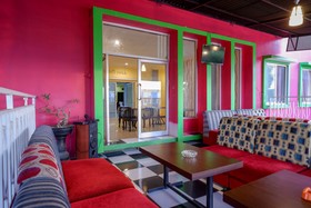Atomy Hotel by RedDoorz