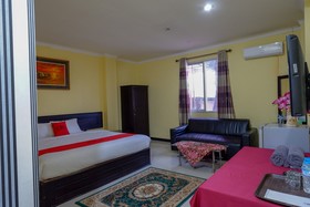 Atomy Hotel by RedDoorz