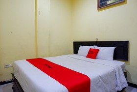 Atomy Hotel by RedDoorz