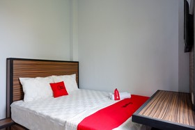 Hotel Viranza by RedDoorz