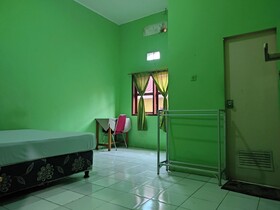 Penginapan Syariah Al Syifa by OYO