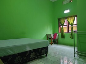 Penginapan Syariah Al Syifa by OYO