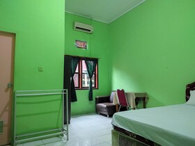 Penginapan Syariah Al Syifa by OYO