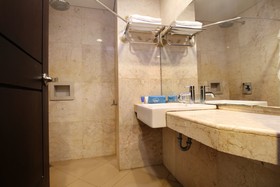 Zahra Syariah Hotel by Airy Rooms