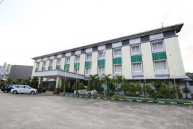 Zahra Syariah Hotel by Airy Rooms