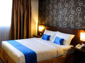 Zenith Hotel