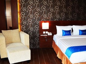 Zenith Hotel