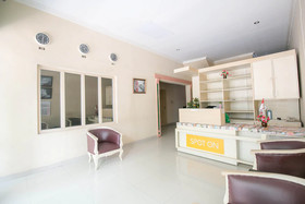 Grand Azizah by OYO Rooms