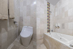 Lynt Hotel by OYO Rooms