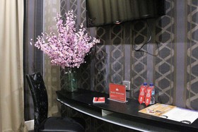 M Boutique Hotel by ZEN Rooms