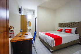 Edward Residence Malalayang by OYO Rooms