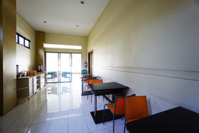 Hotel D'kanaka Riverview by OYO Rooms