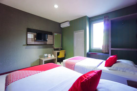 Hotel D'komo by OYO Rooms