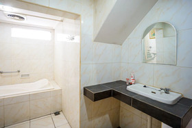 Hotel Yuta by OYO Rooms