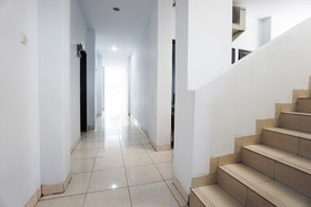 Putri Kesia Rooms by OYO Rooms