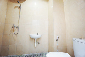 Putri Kesia Rooms by OYO Rooms
