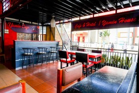 RedDoorz Near Pantai Labombo