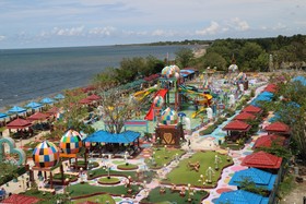Resort Wisata Pantai Topejawa