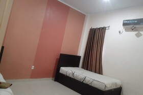 EXPRESS O 91662 Kost Rumah Kaca