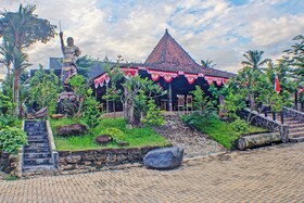 Capital O 92681 Randu Mas Hotel & Resort Taman Purbakala