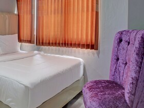 OYO Life 92830 Homestay Slamet Riadi Iv