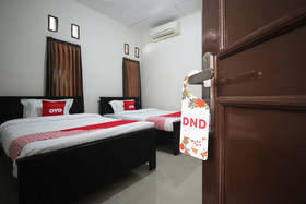 Wisma Ray Syariah by OYO Rooms