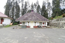 Sibayak Multinational Rest House