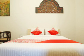 Amali Gallery Hotel by OYO Rooms