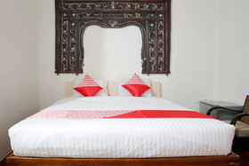 Amali Gallery Hotel by OYO Rooms