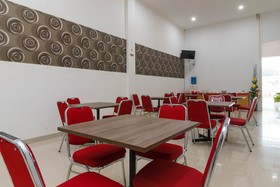 Azzahra Homestay by RedDoorz