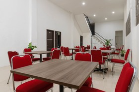 Azzahra Homestay by RedDoorz